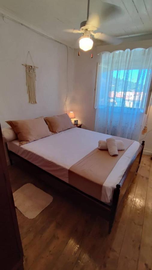 Retro Wooden House Gaios Villa ภายนอก รูปภาพ