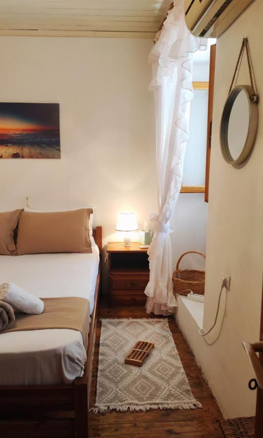 Retro Wooden House Gaios Villa ภายนอก รูปภาพ